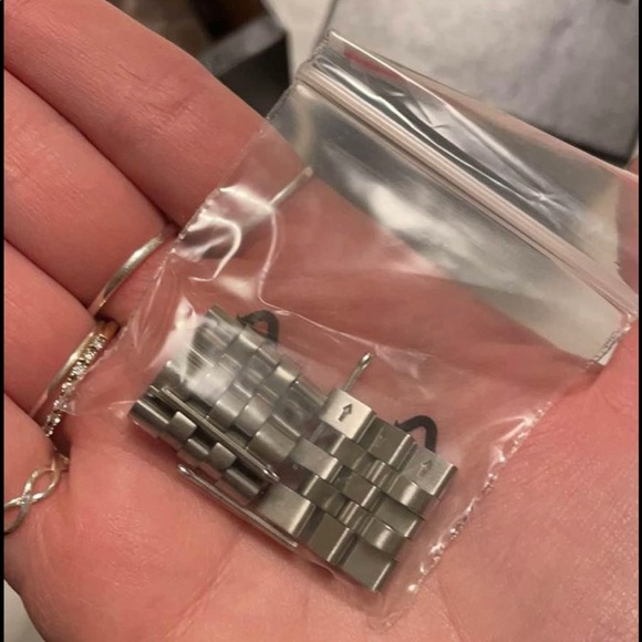 MICHAEL KORS MK5535 model, “Bradshaw” silver unisex oversized chronograph watch - Picture 3 of 5